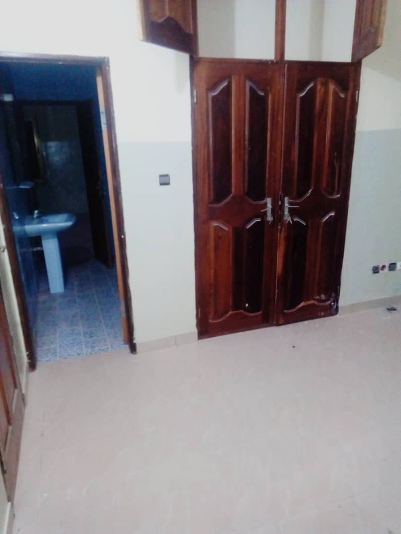 N° 4375 :
                            Villa à louer , Adewi, Lome, Togo : 1 000  000 XOF/mois