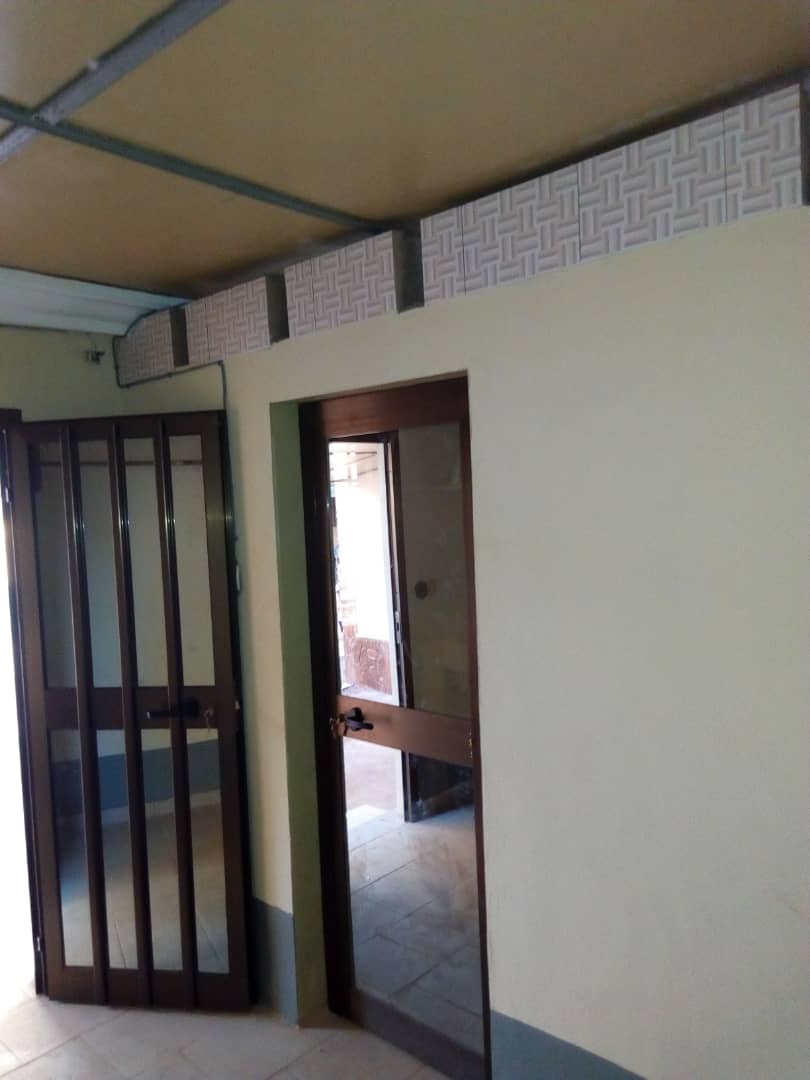 N° 4588 :
                            Appartement à louer , Agoe, Lome, Togo : 65 000 XOF/mois