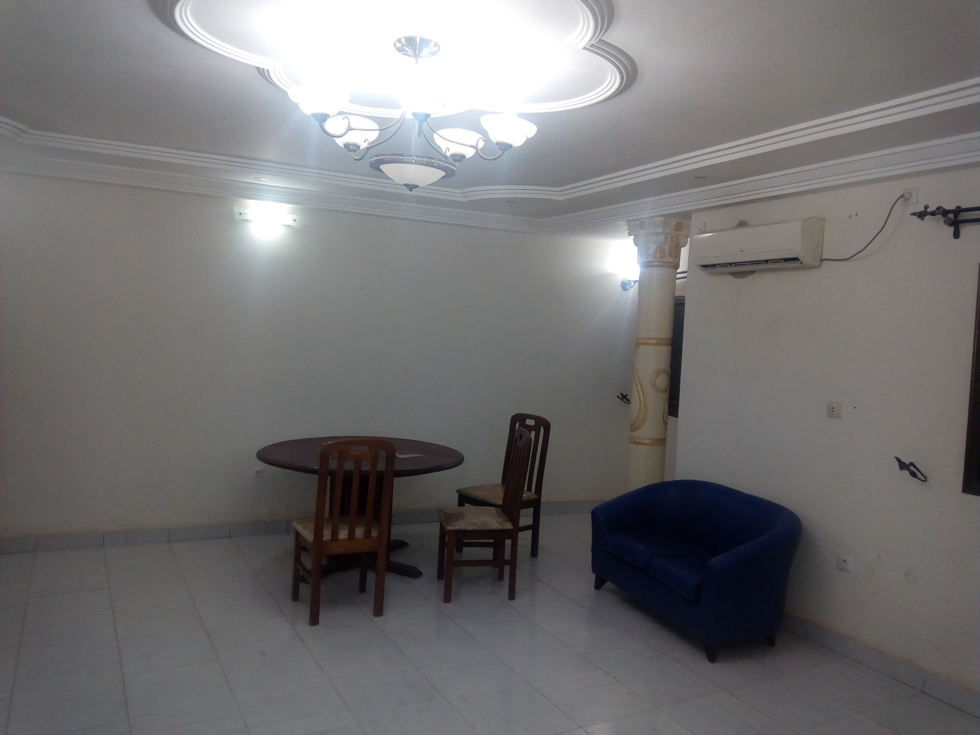 N° 4385 :
                            Villa à louer , Agoe-est, Lome, Togo : 400 000 XOF/mois
