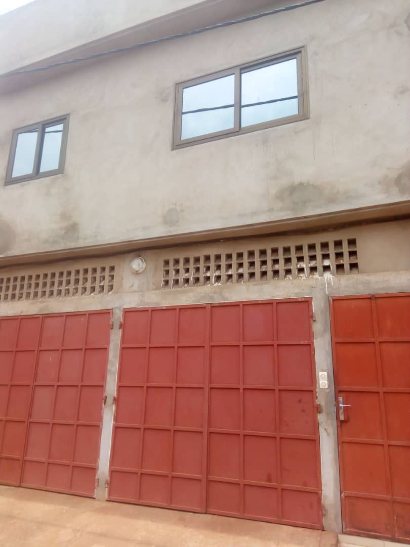 N° 4303 :
                            Chambre salon à louer , Atiegou, Lome, Togo : 50 000 XOF/mois