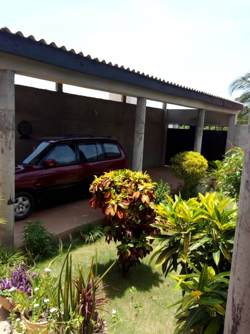 N° 4531 :
                            Villa à vendre , Hedzranawoe, Lome, Togo : 100 000  000 XOF/vie