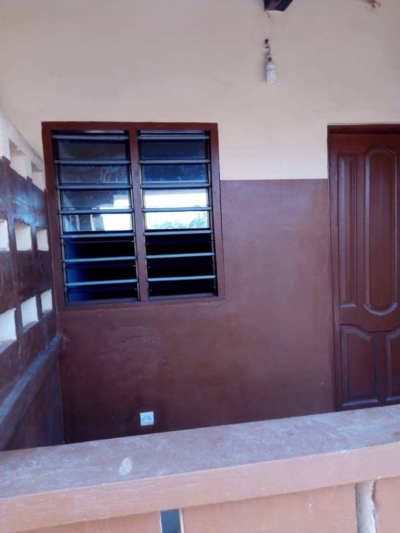 N° 4508 :
                            Chambre salon à louer , Agoe, Lome, Togo : 23 000 XOF/mois