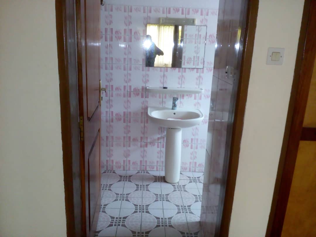 N° 4344 :
                            Villa à louer , Avepozo, Lome, Togo : 350 000 XOF/mois