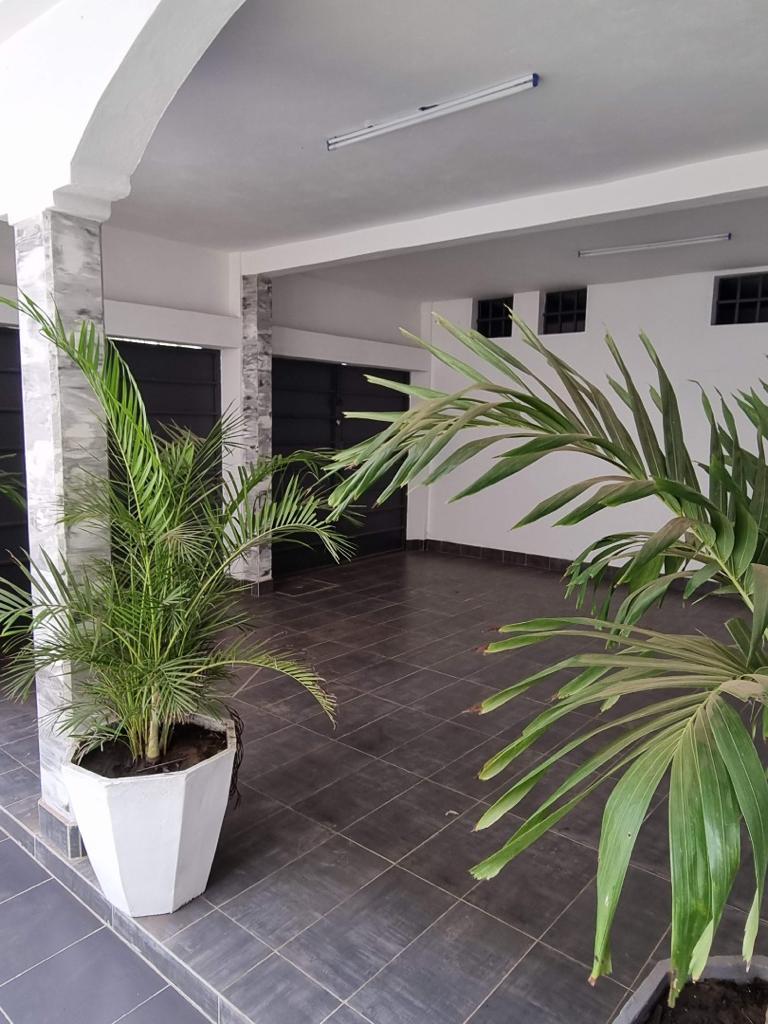 N° 5242 :
                            Villa meublée à louer , Kpogan , Lome, Togo : 800 000 XOF/mois