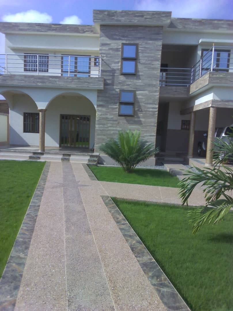 N° 4480 :
                            Villa à vendre , Adidogome , Lome, Togo : 170 000  000 XOF/vie
