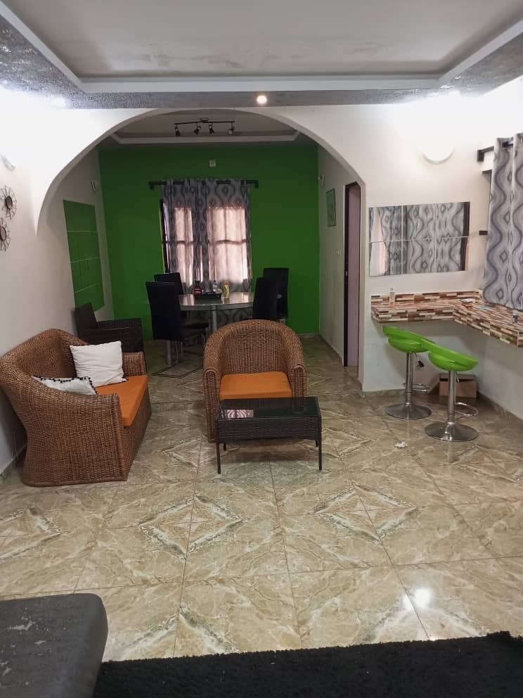 N° 5228 :
                            Villa meublée à louer , Adeticope, Lome, Togo : 350 000 XOF/mois