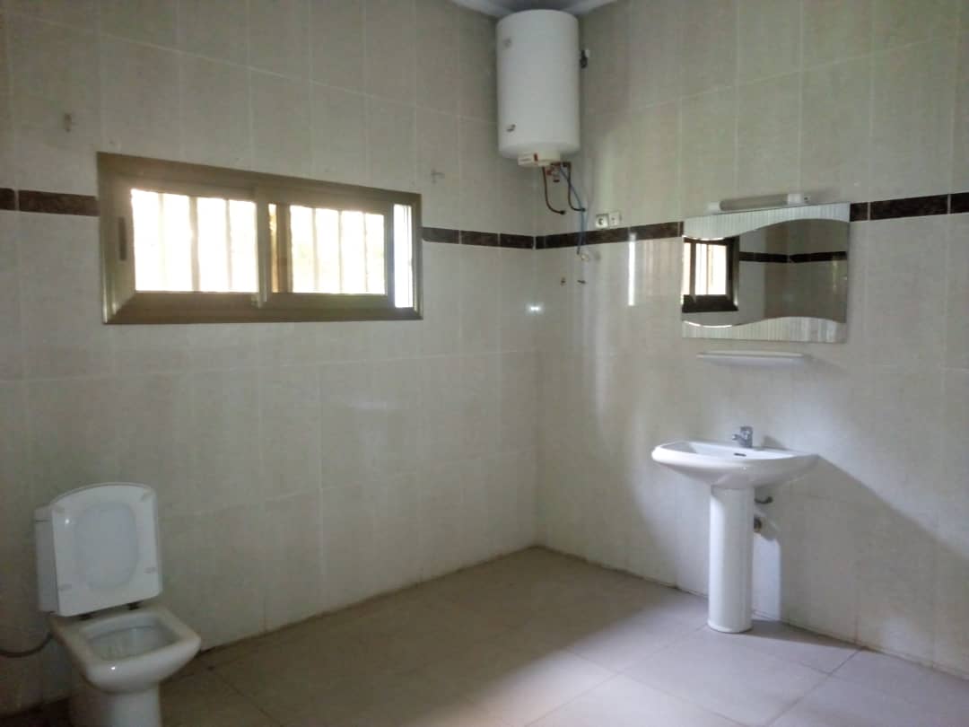 N° 4517 :
                            Villa à louer , Be, Lome, Togo : 1 800  000 XOF/mois