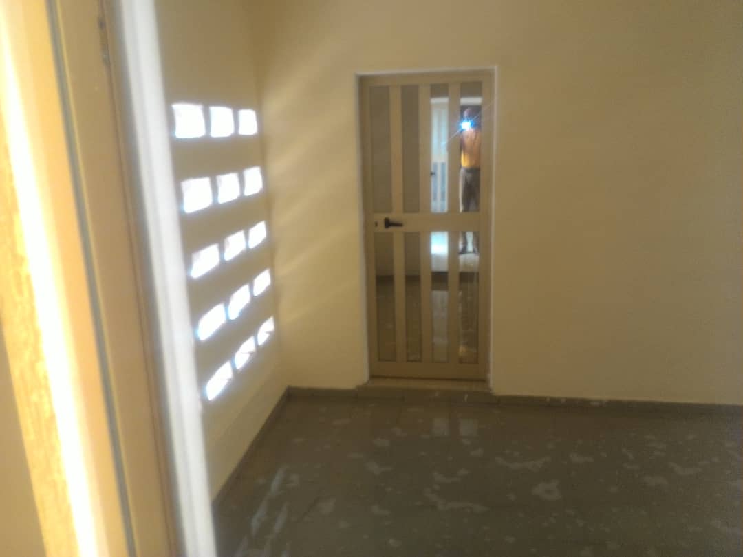 N° 4476 :
                            Chambre salon à louer , Avedji, Lome, Togo : 65 000 XOF/mois