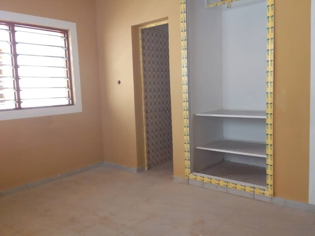 N° 4335 :
                            Appartement à louer , Adidogome, Lome, Togo : 80 000 XOF/mois