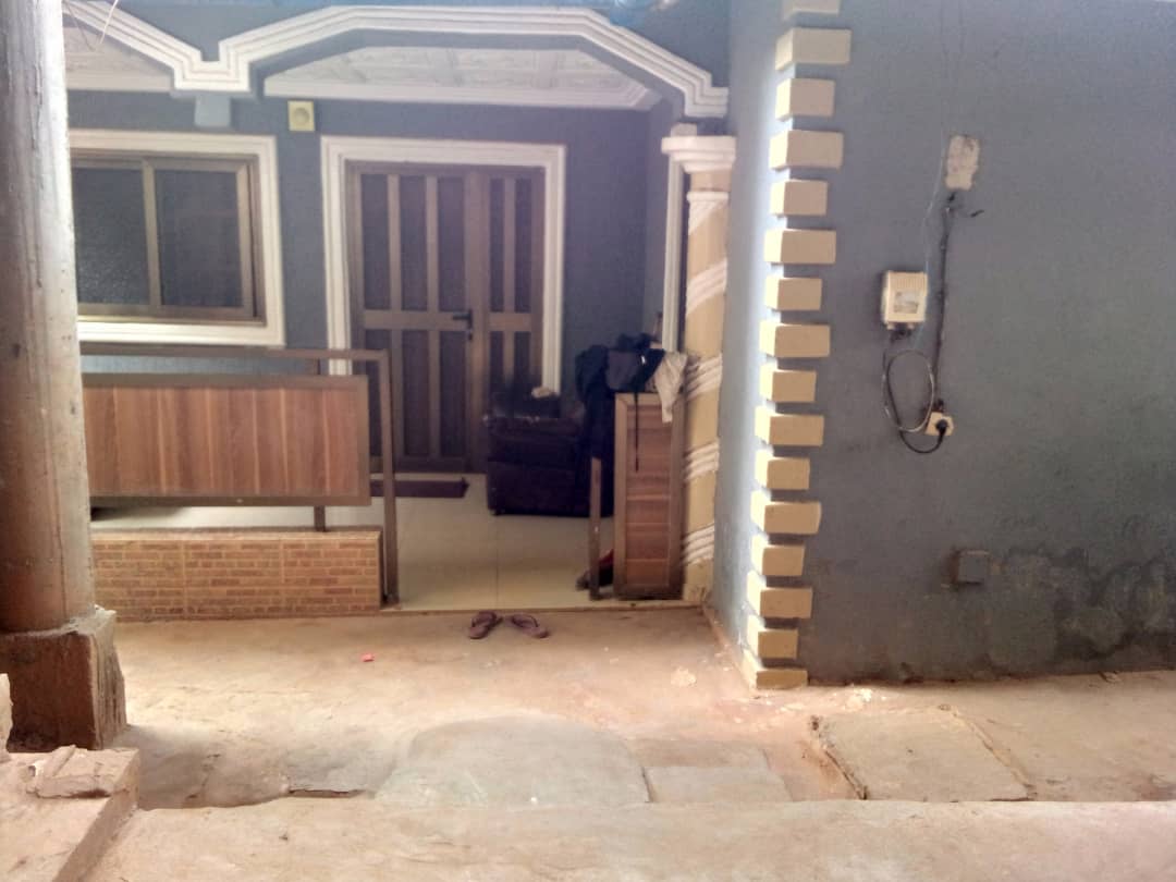 N° 5212 :
                            Villa à vendre , Adidogome, Lome, Togo : 50 000  000 XOF/vie