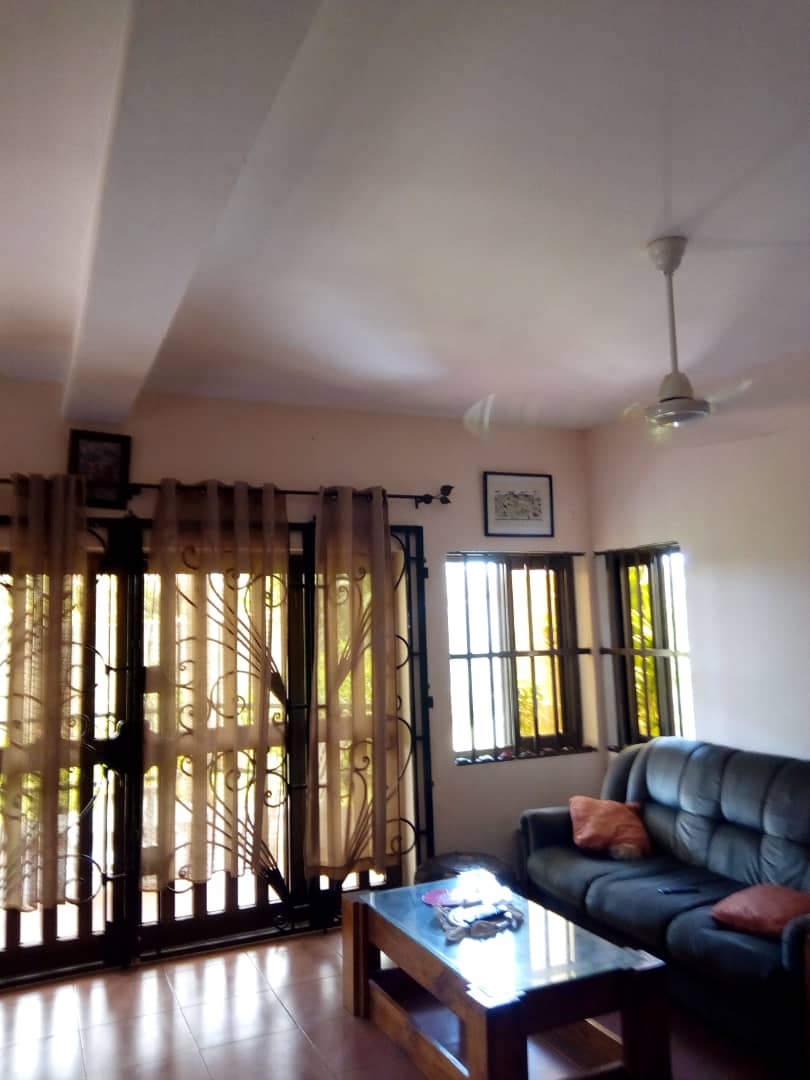 N° 4531 :
                            Villa à vendre , Hedzranawoe, Lome, Togo : 100 000  000 XOF/vie