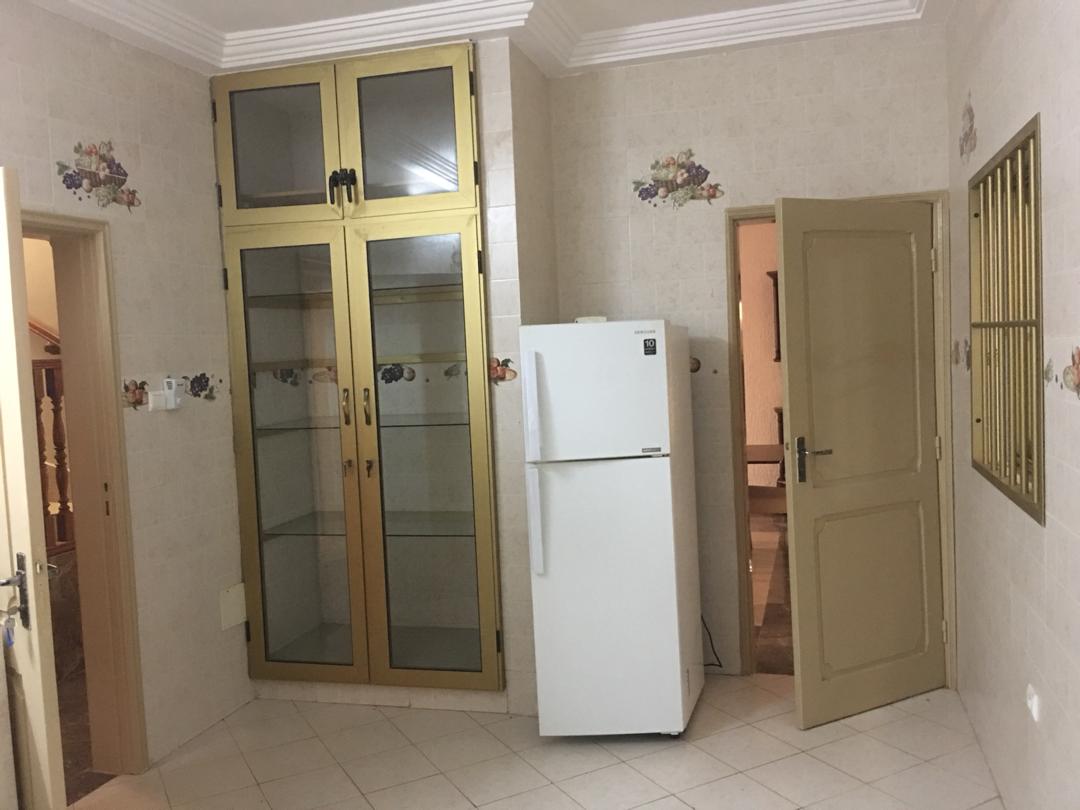 N° 4374 :
                            Villa meublée à louer ,  avepozo , Lome, Togo : 500 000 XOF/mois