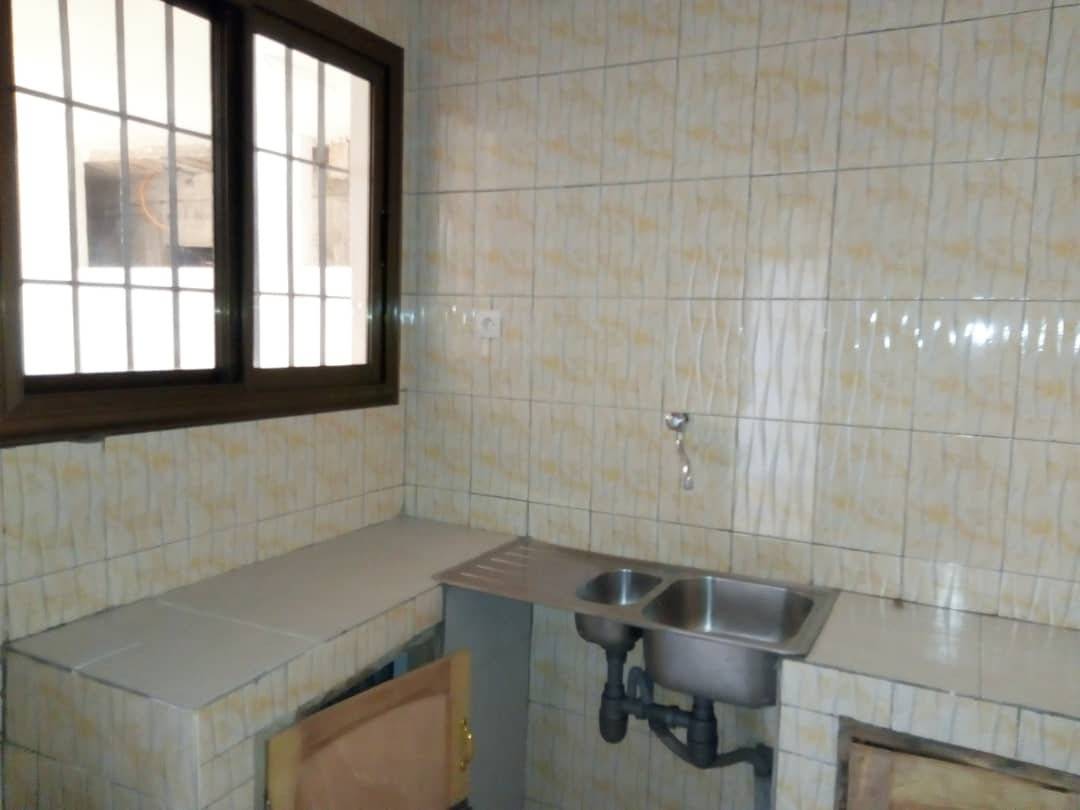 N° 4471 :
                            2 chambres salon à louer , Zanguera, Lome, Togo : 40 000 XOF/mois