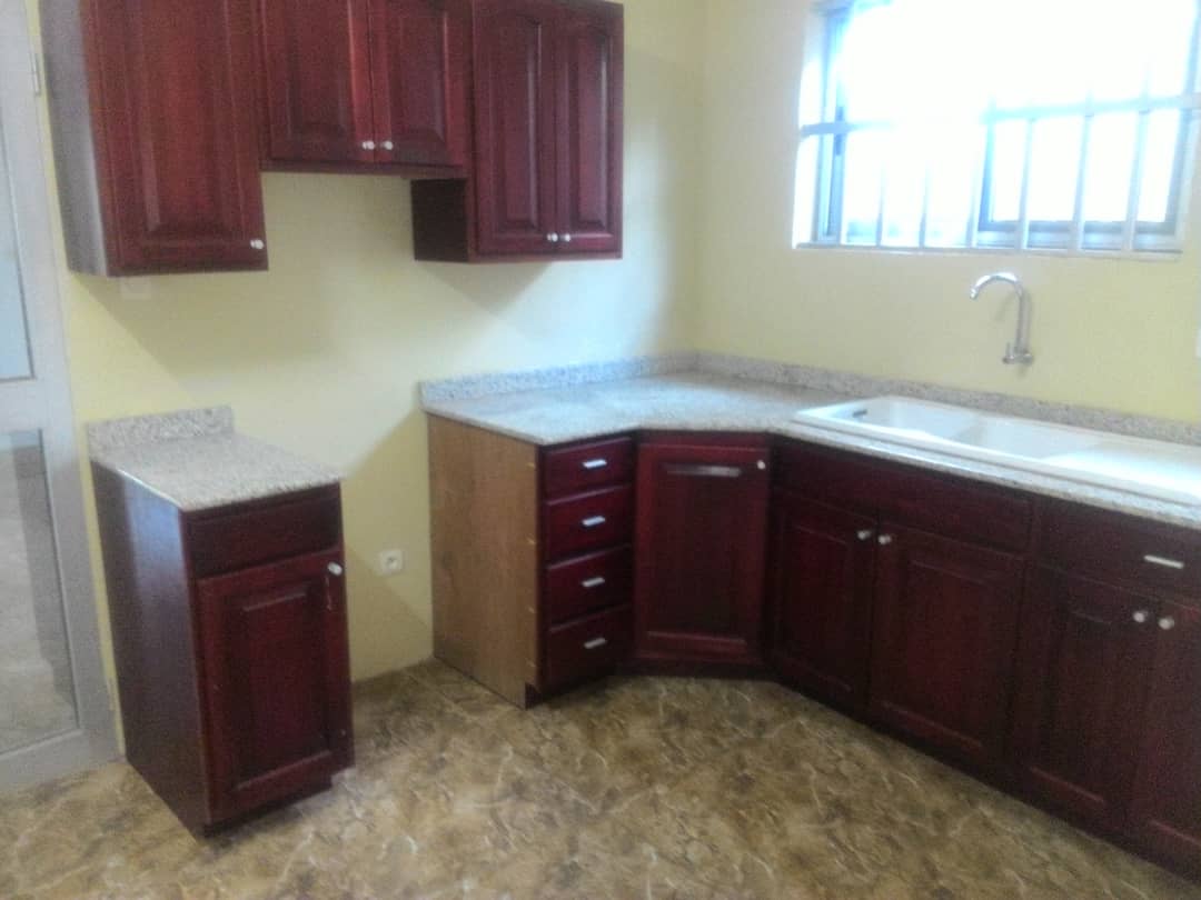 N° 4541 :
                            Appartement à louer , Vakpossito, Lome, Togo : 100 000 XOF/mois