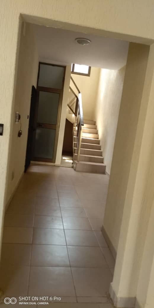 N° 4457 :
                            Villa à louer , Agoe, Lome, Togo : 180 000 XOF/mois