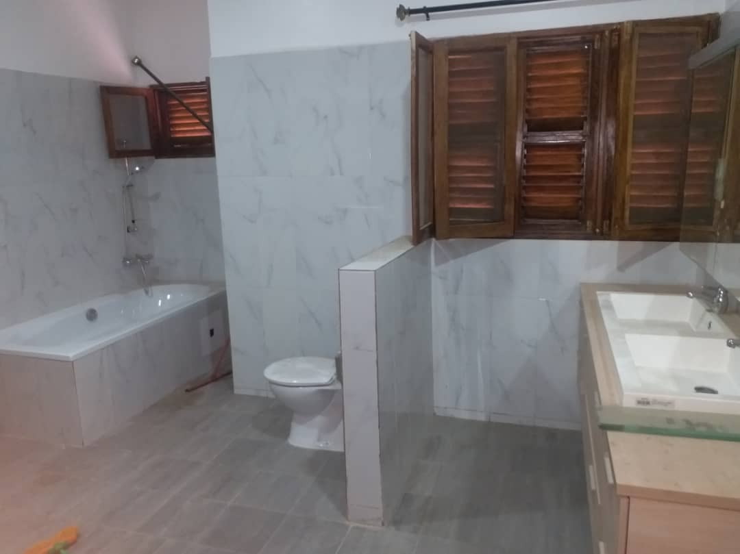 N° 4447 :
                            Villa à louer , Wuiti, Lome, Togo : 700 000 XOF/mois