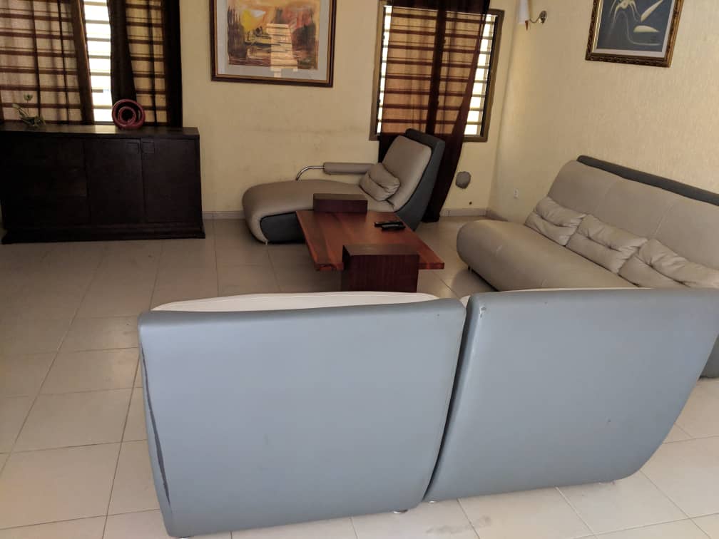 N° 4396 :
                            Villa meublée à louer , Avedji, Lome, Togo : 500 000 XOF/mois
