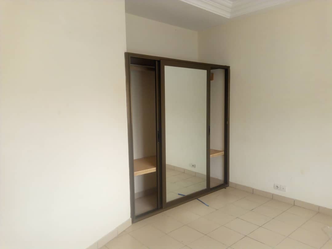 N° 4303 :
                            Chambre salon à louer , Atiegou, Lome, Togo : 50 000 XOF/mois