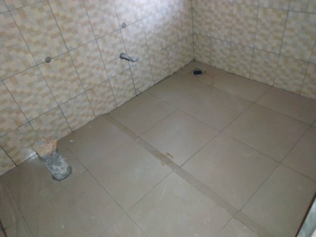 N° 4463 :
                            Chambre à louer , Agoe, Lome, Togo : 45 000 XOF/mois