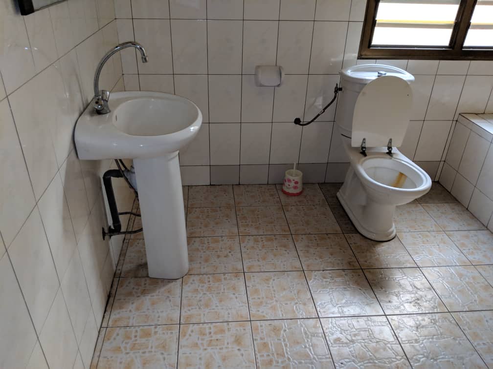 N° 4396 :
                            Villa meublée à louer , Avedji, Lome, Togo : 500 000 XOF/mois