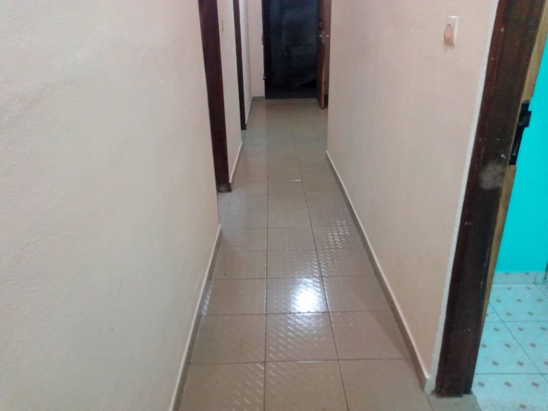 N° 4361 :
                            Villa à louer , Agoe, Lome, Togo : 80 000 XOF/mois