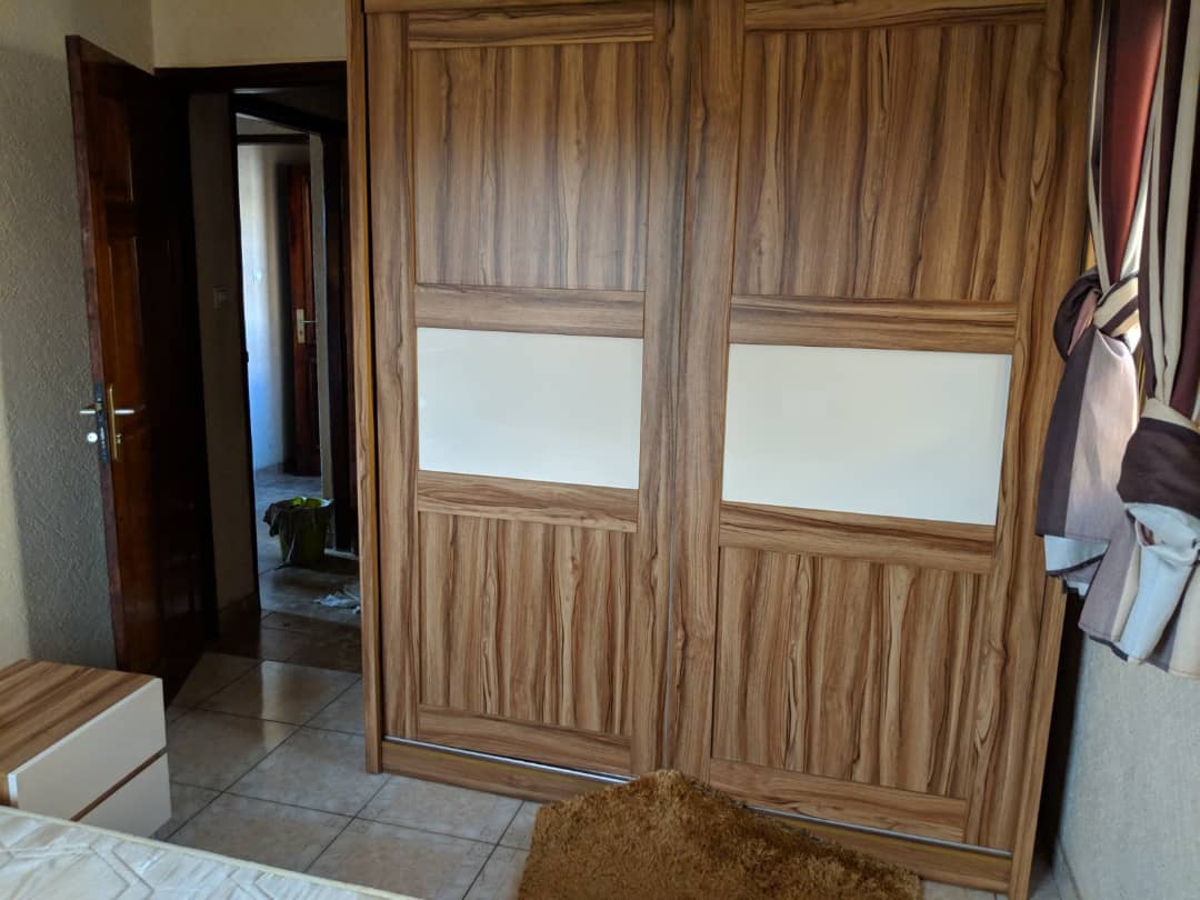 N° 4576 :
                            Appartement meublé à louer , Agbalepedo, Lome, Togo : 250 000 XOF/mois