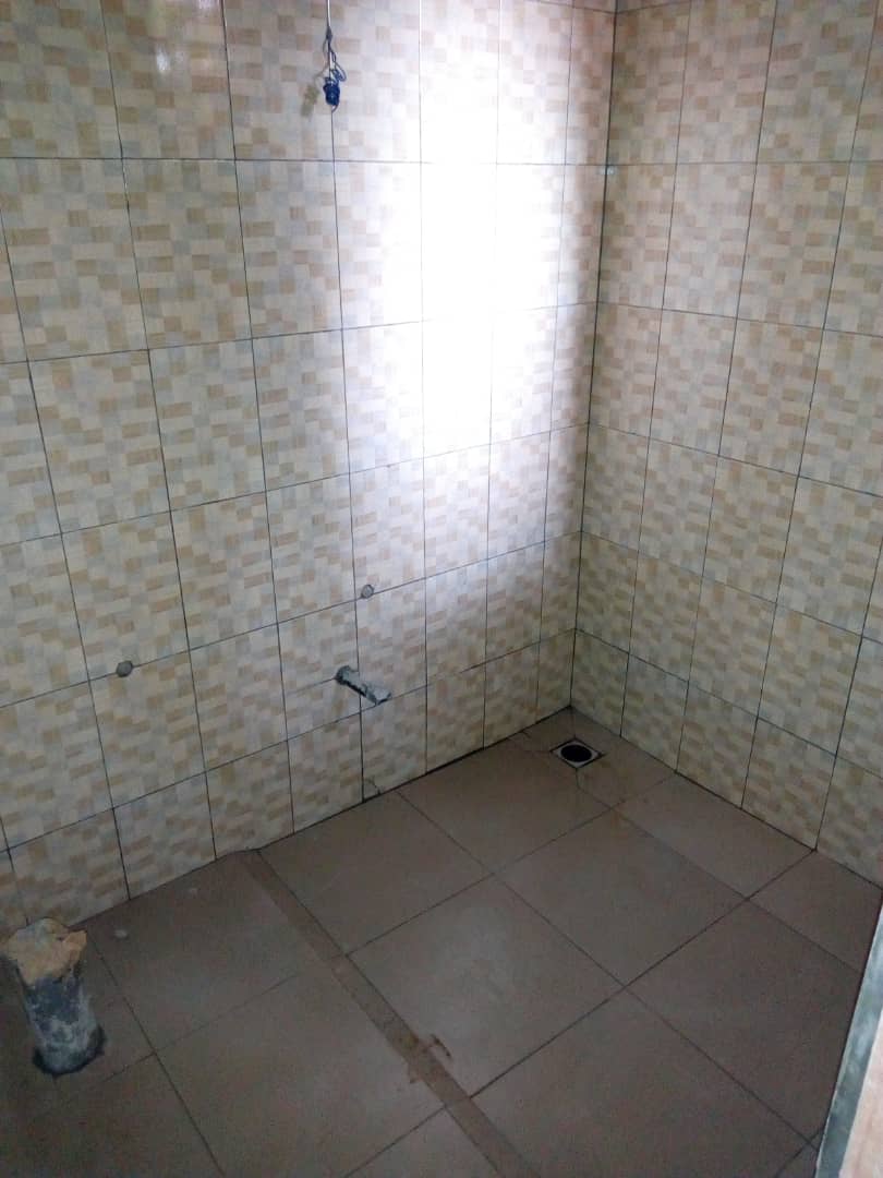 N° 4463 :
                            Chambre à louer , Agoe, Lome, Togo : 45 000 XOF/mois