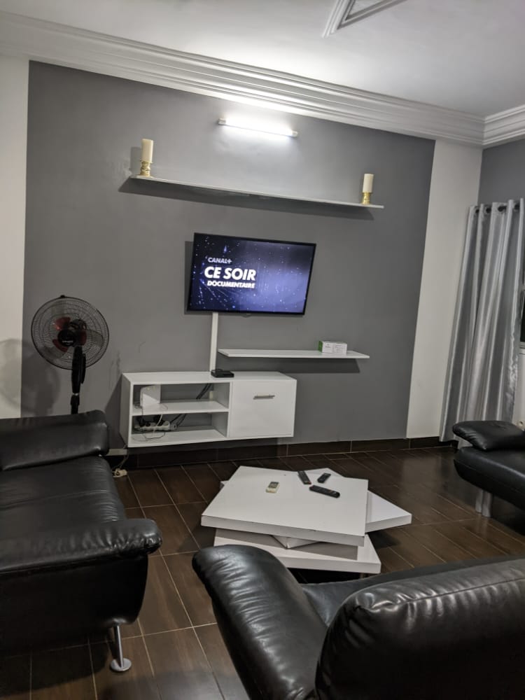 N° 5229 :
                            Appartement meublé à louer , Adidoadin , Lome, Togo : 250 000 XOF/mois