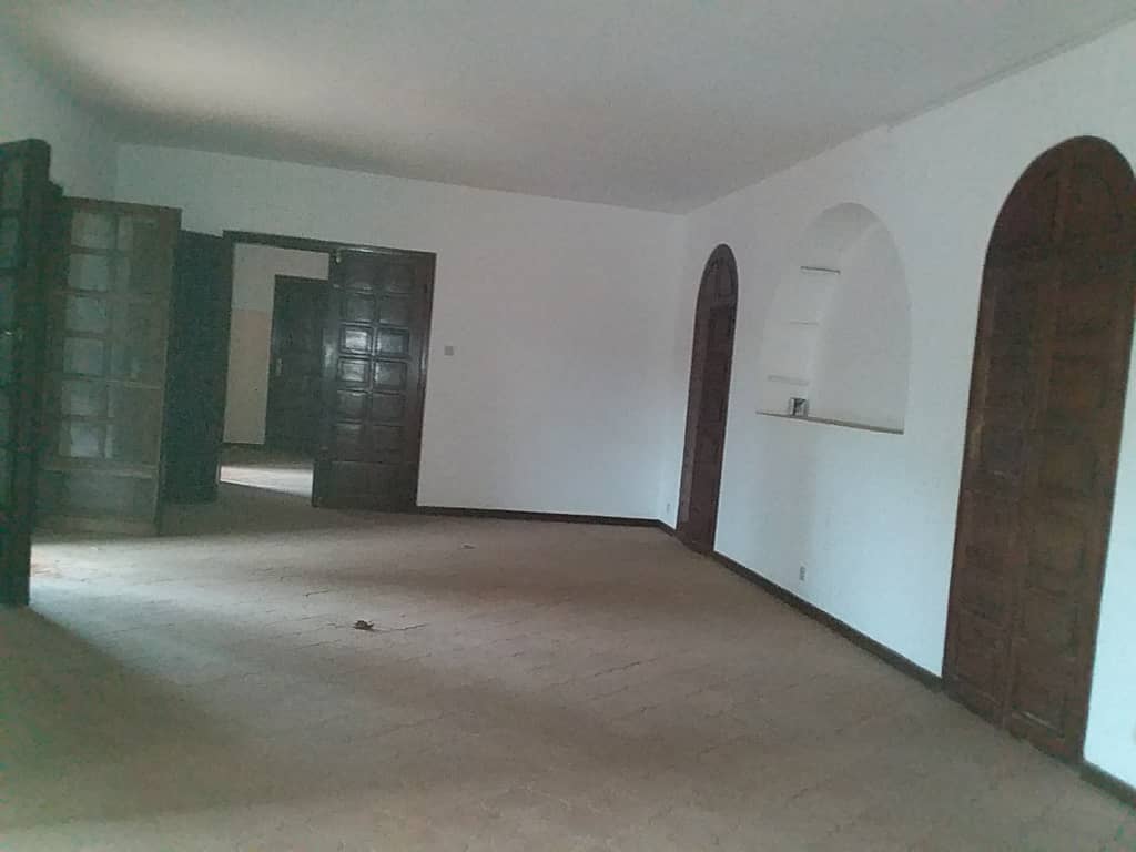 N° 4489 :
                            Villa à vendre , Todman, Lome, Togo : 300 000  000 XOF/vie