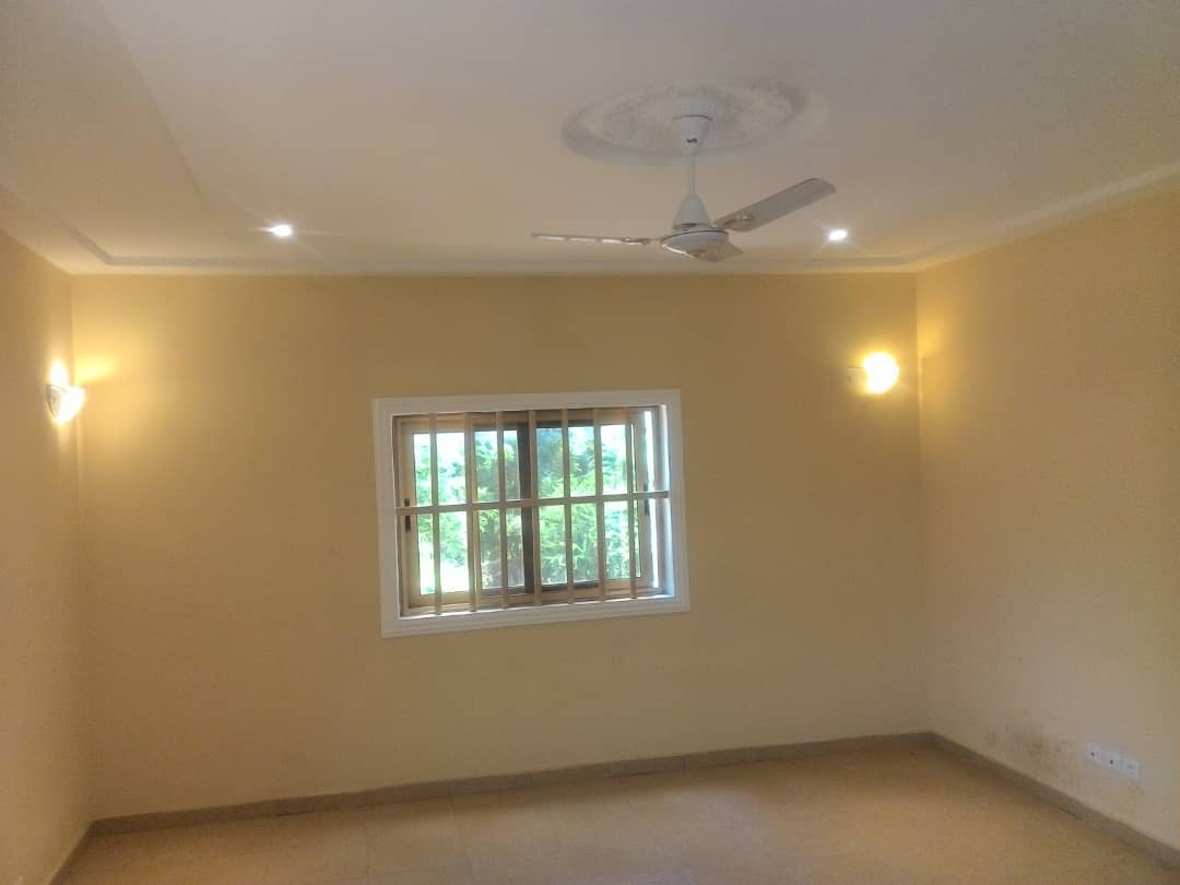 N° 4574 :
                            Chambre salon à louer , Avedji , Lome, Togo : 50 000 XOF/mois