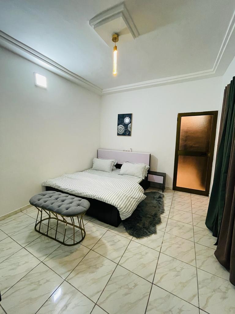 N° 5216 :
                            Chambre salon à louer , Cito aeroport, Lome, Togo : 300 000 XOF/mois