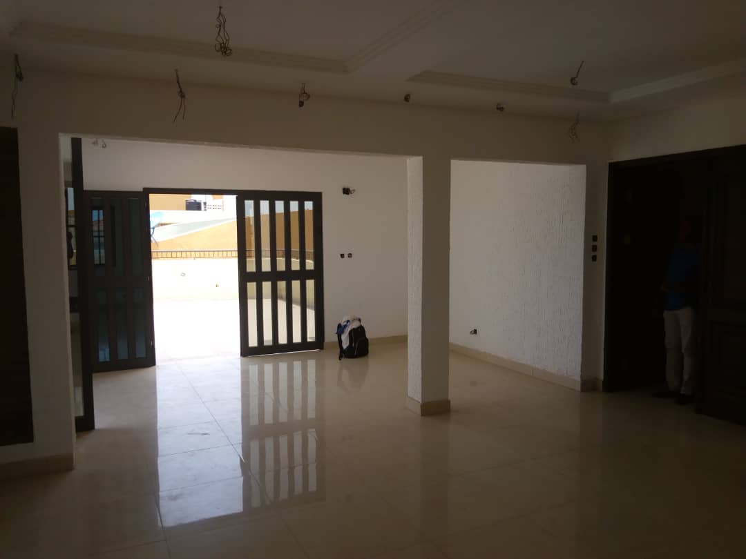 N° 4519 :
                            Villa à louer , Baguida, Lome, Togo : 1 000  000 XOF/mois