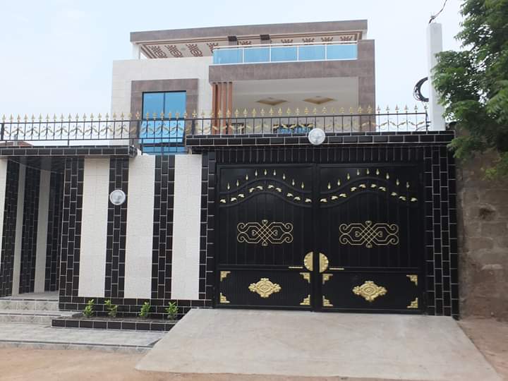 N° 4488 :
                            Villa à vendre , Agoe, Lome, Togo : 120 000  000 XOF/vie