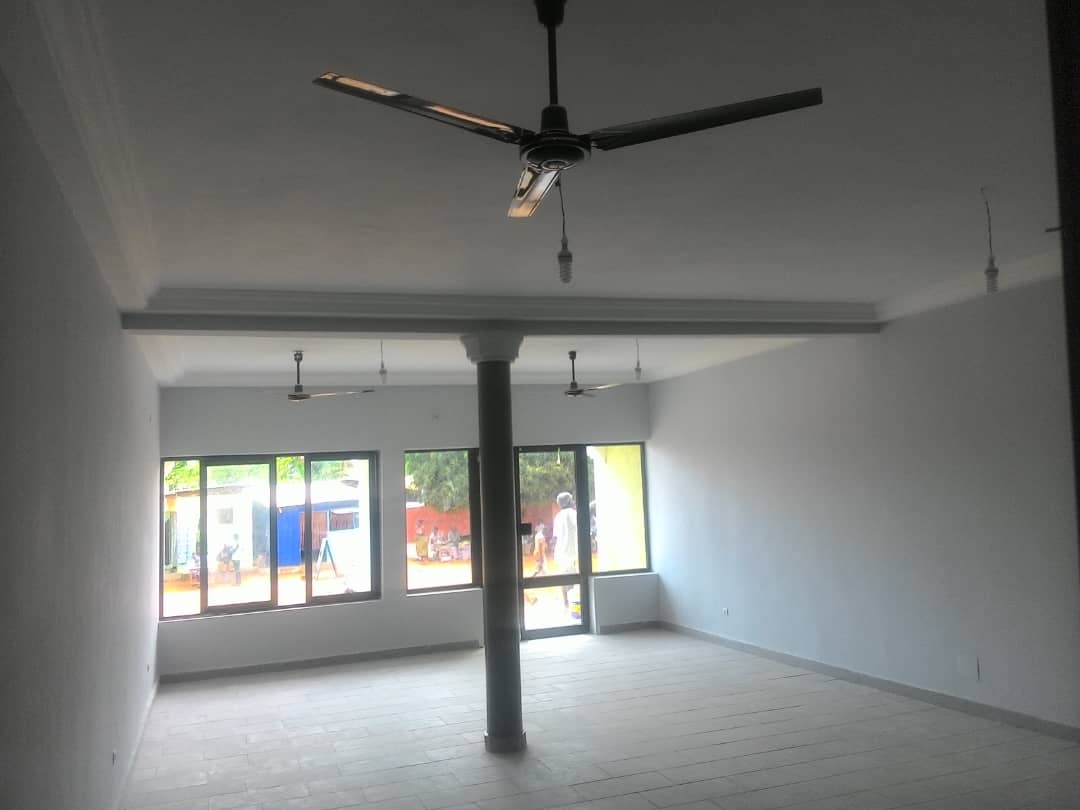 N° 4370 :
                            Magasin à louer ,  amadahome, Lome, Togo : 75 000 XOF/mois