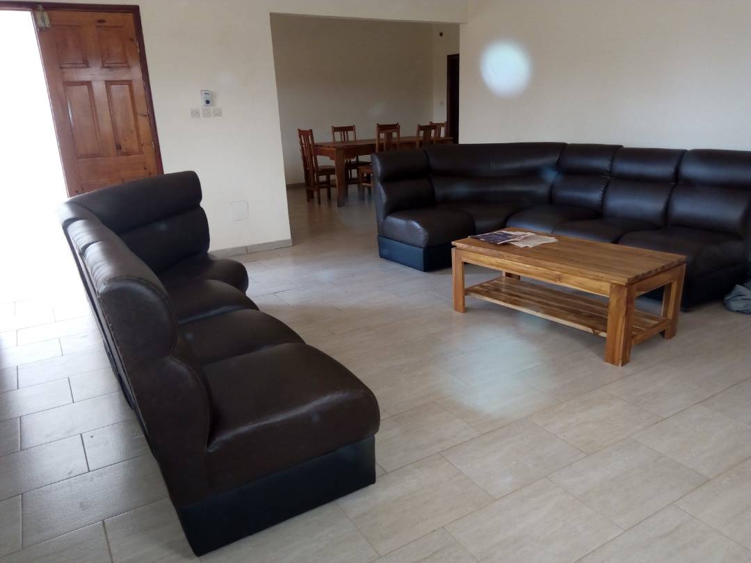 N° 4398 :
                            Villa meublée à louer , Agoe assiyeye, Lome, Togo : 450 000 XOF/mois