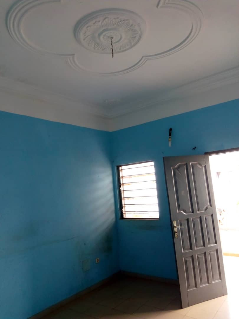 N° 4462 :
                            Chambre salon à louer , Agoe, Lome, Togo : 25 000 XOF/mois