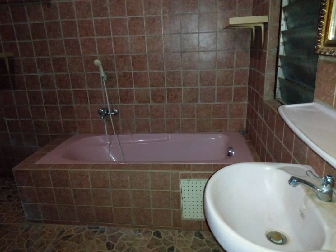 N° 4588 :
                            Appartement à louer , Agoe, Lome, Togo : 65 000 XOF/mois