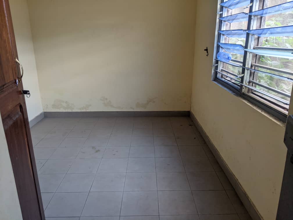 N° 5440 :
                            Chambre salon à louer , Nukafu, Lome, Togo : 45 000 XOF/mois