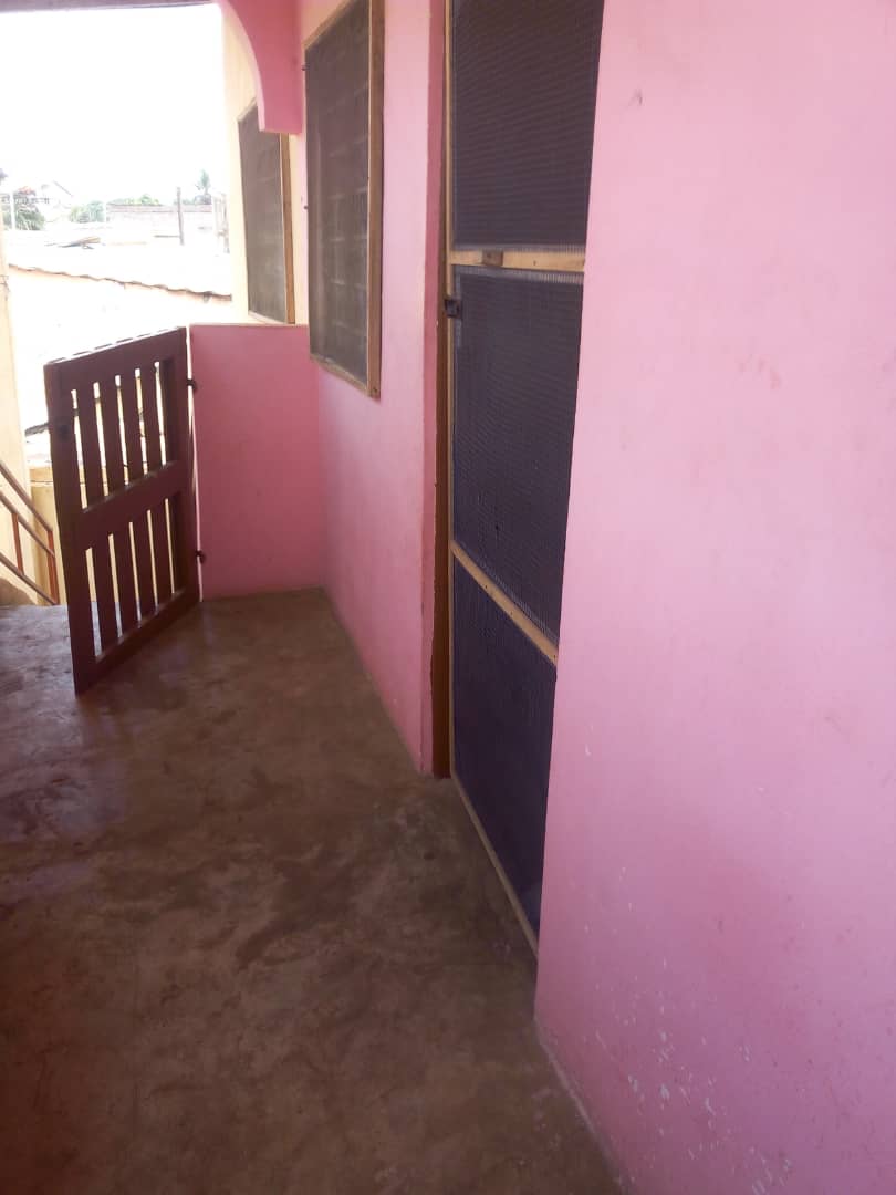 N° 4496 :
                            Chambre salon à louer , Agbalepedo, Lome, Togo : 30 000 XOF/mois