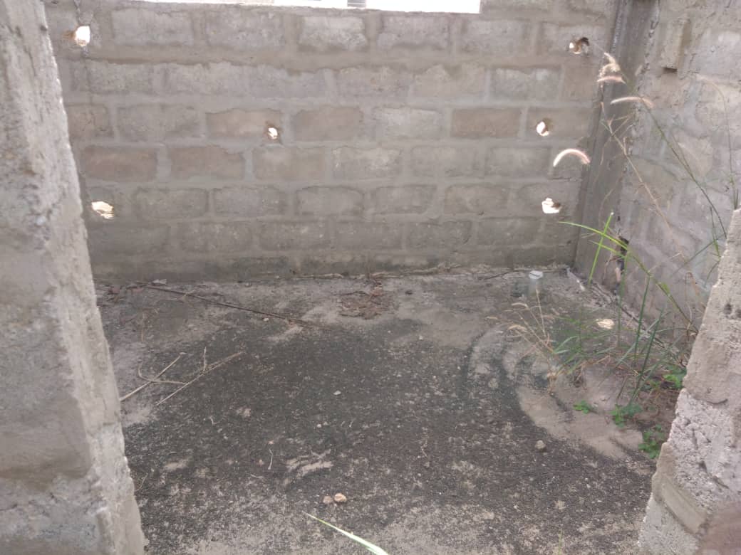 N° 4906 :
                            Villa à vendre , Zanguera, Lome, Togo : 25 000  000 XOF/vie