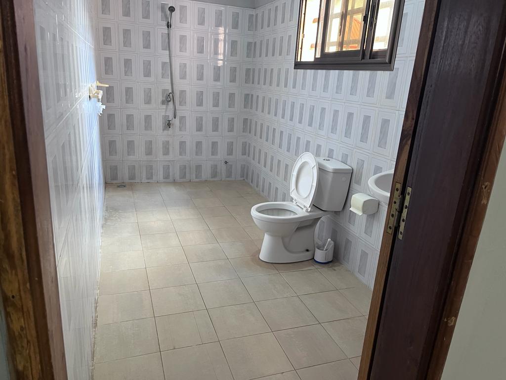 N° 5305 :
                            Appartement meublé à louer , Attiegou, Lome, Togo : 500 000 XOF/mois