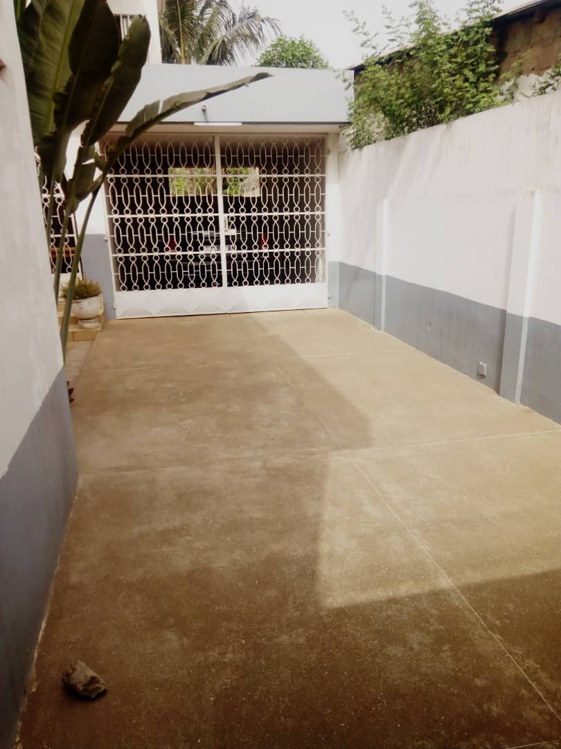 N° 4407 :
                            Villa à louer , Avenou, Lome, Togo : 450 000 XOF/mois