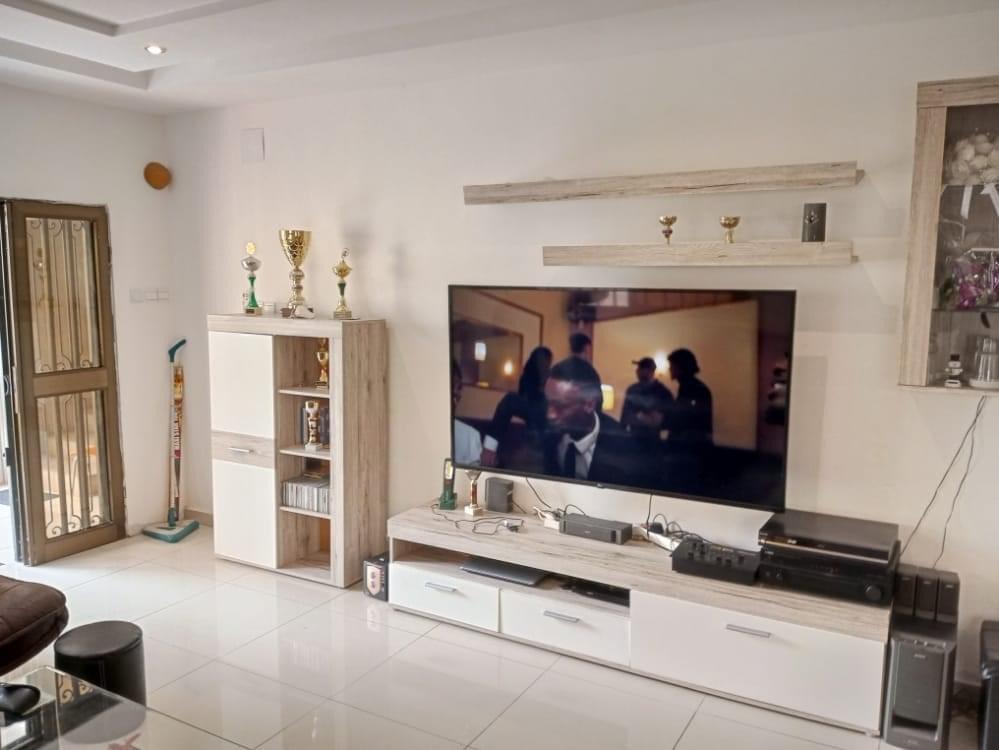 N° 5318 :
                            Villa meublée à louer , Adidoadin, Lome, Togo : 250 000 XOF/mois