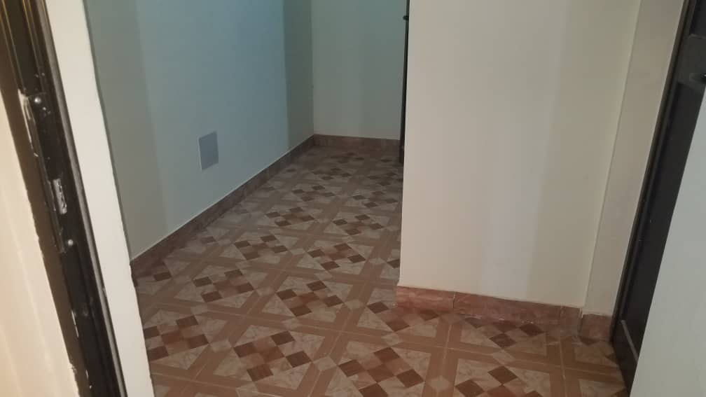 N° 5359 :
                            2 chambres salon à louer , Adidogome, Lome, Togo : 60 000 XOF/mois